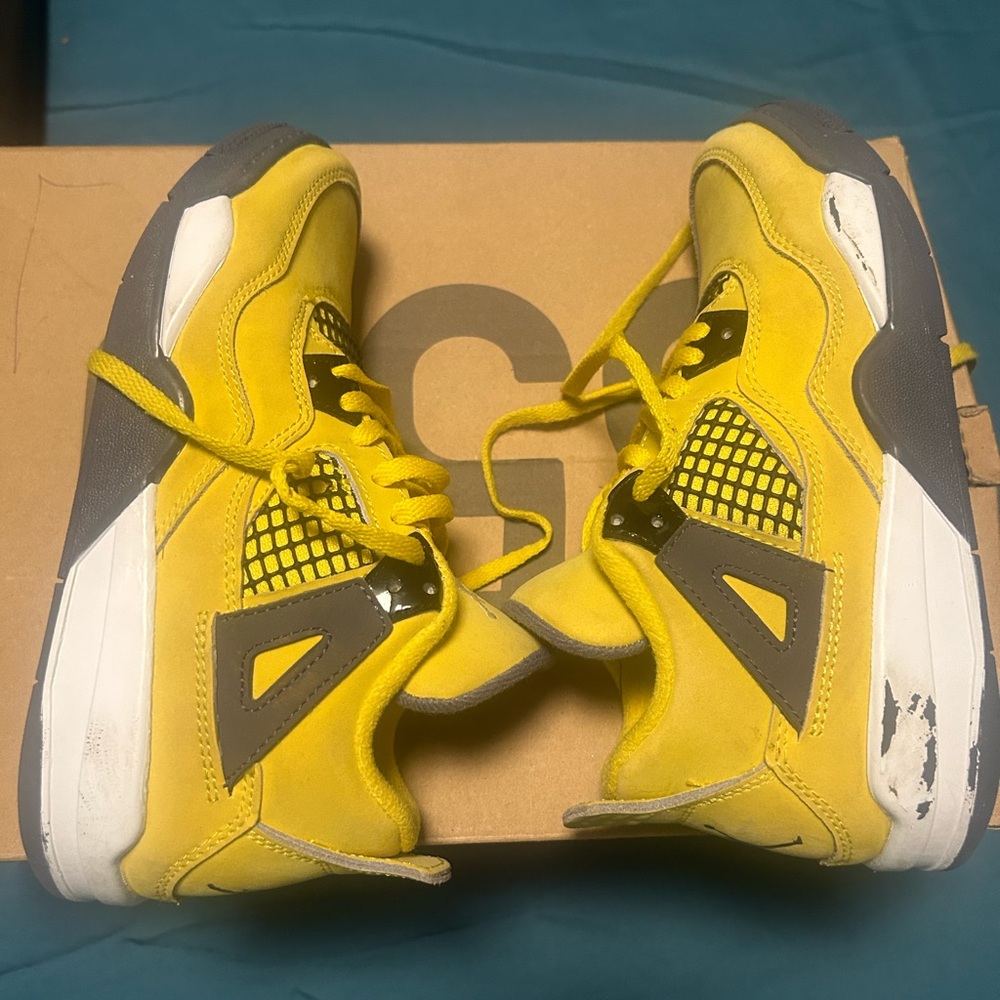 Jordan 4 - Picture 5 of 10